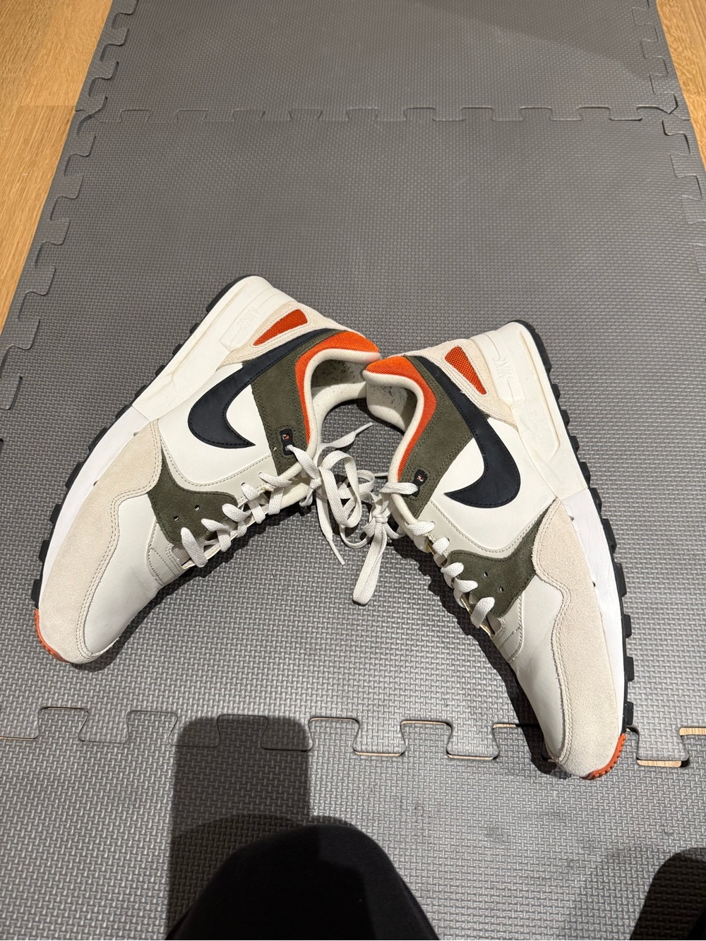 “Nike Air Pegasus 89” White, Olive & Orange Retro. Gently worn men’s sneakers
